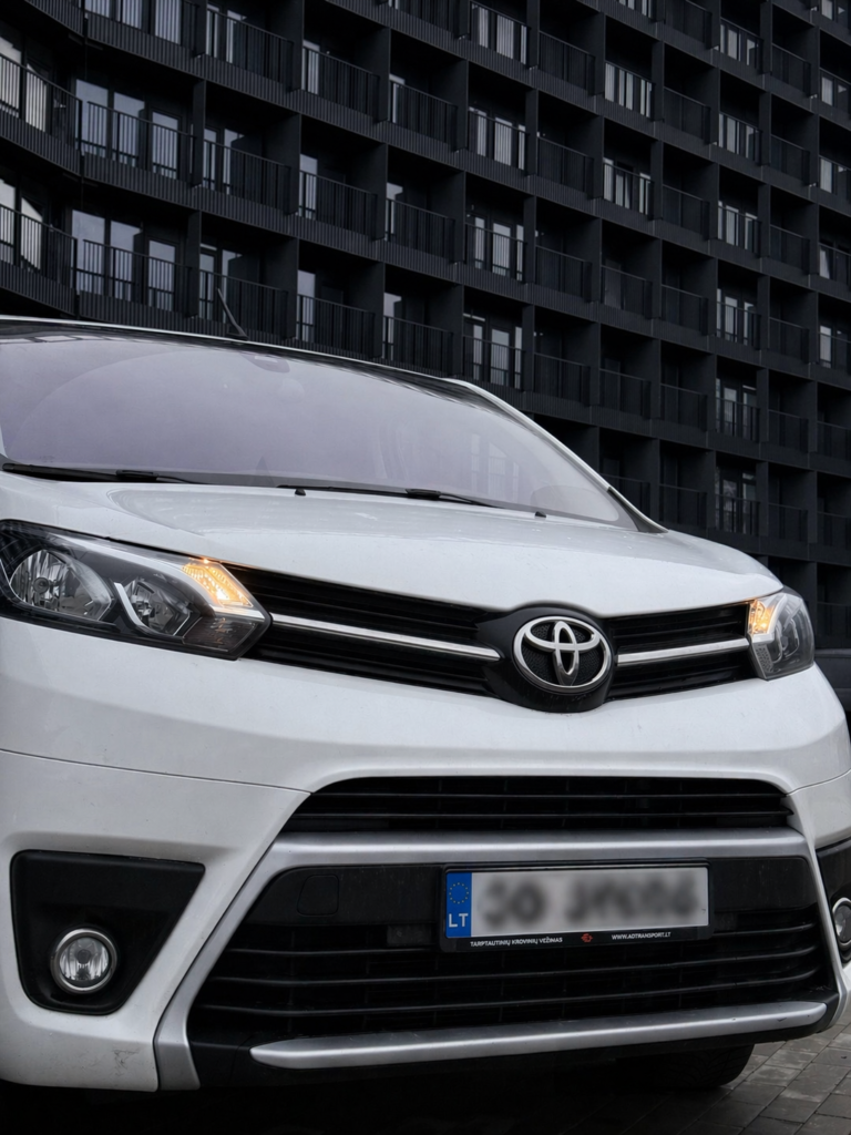 TOYOTA PROACE