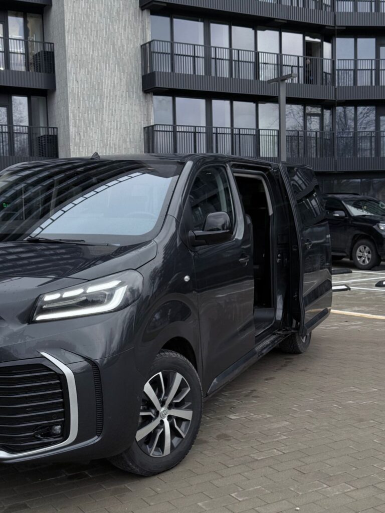 TOYOTA PROACE