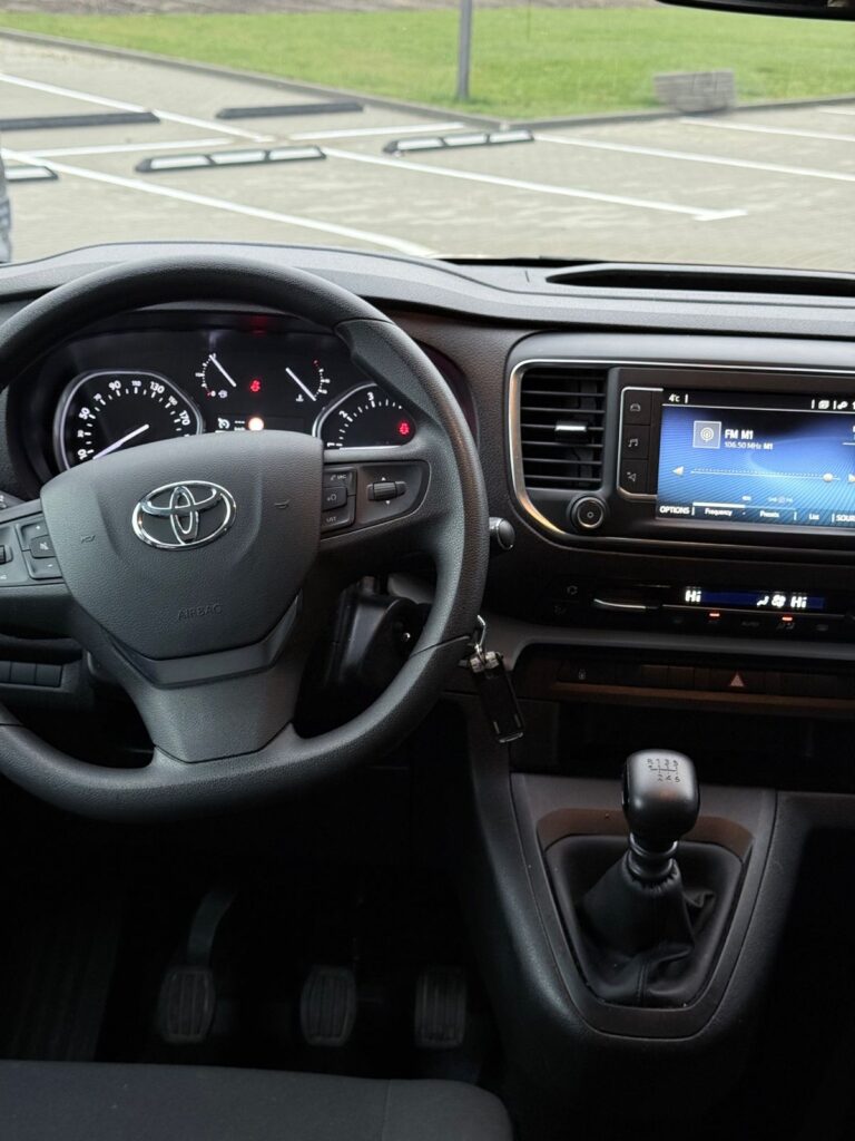 TOYOTA PROACE
